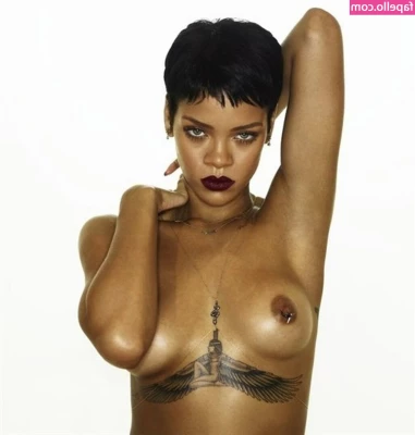 Rihanna - Would you be my photographer? 😈