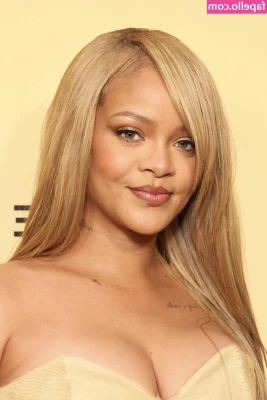 Rihanna - what are you doing first?? 😍