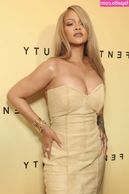 Rihanna - Yoga time