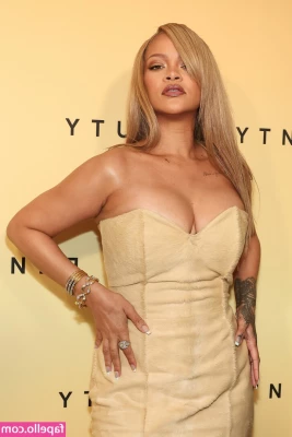 Rihanna - FREE  FREE    I AM  sweetgirl2010   DO YOU WANT ME TO FULFILL ALL