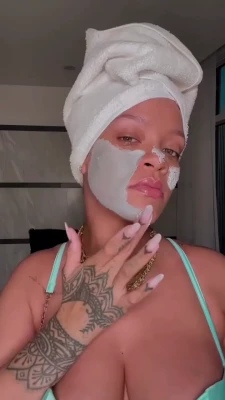 Rihanna - Aún me salió después de la primera