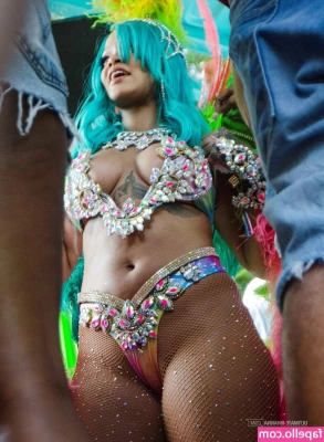 Rihanna - Subscribe to my premium for just  11 to see these off