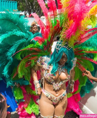 Rihanna - Natural is best 🤎🦋