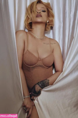Rihanna - Wanna join me in the shower