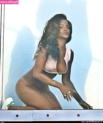 Rihanna - Can t believe summer is almost over