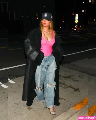 Rihanna - Wanna stroke my huge girldick  It s so soft and smooth