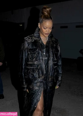 Rihanna - happy Tuesday  guys  Check your DMs for the super exclusive offer