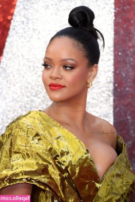 Rihanna - Riding  myviolethart  s face during our cumshow tonight  Thanks for