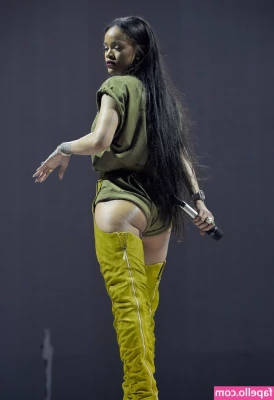 Rihanna - I am around if you feel lonely, Papi