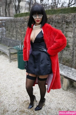 Rihanna - Watch me ride my Big Tentacle Toy For You. Will you make your cock