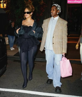 Rihanna - Preview of thong try-on there will be cheeks