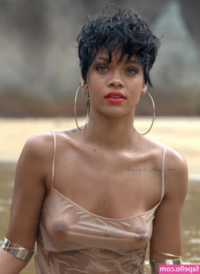 Rihanna - Get undressed with me