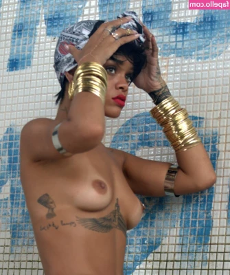 Rihanna - Comendo o mamador  barbatattoo PARTE I