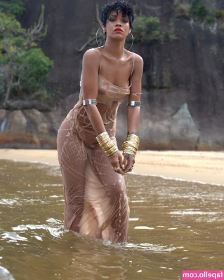 Rihanna - @cornudomadrid @corneadormad  Regalan a mis fans solo a mis  super
