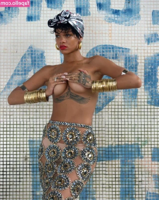 Rihanna - Mmmmm pink