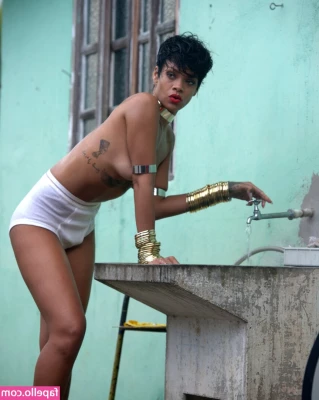 Rihanna - Bueno dias bb como amanecieron feliz sabadito