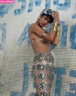Rihanna - Could you help me  I hate trying to do this myself