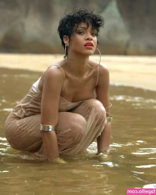 Rihanna - Good morning loves   As promised  my early morning stretching yoga