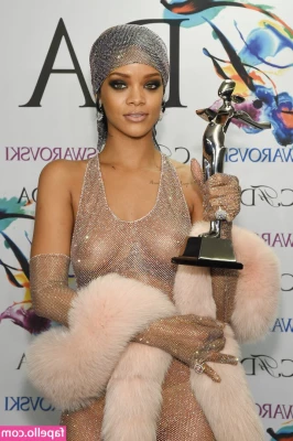 Rihanna - How would you feel if I m on top of you like this  Let me know in DMs