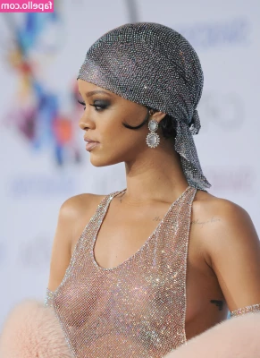 Rihanna - Hora de tirar o pijama