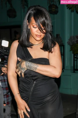 Rihanna - 最近天氣終於比較好 早上起床捨得掀開溫暖的被被  