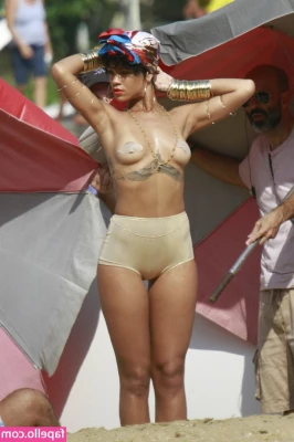 Rihanna - More slave leia pictures because I m actually pretty excited about