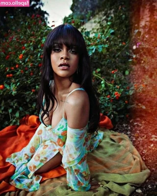 Rihanna - Going to be filming some content soon - what would you like to see