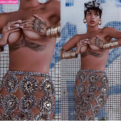 Rihanna - My shower was perfect... Deliciously naked now