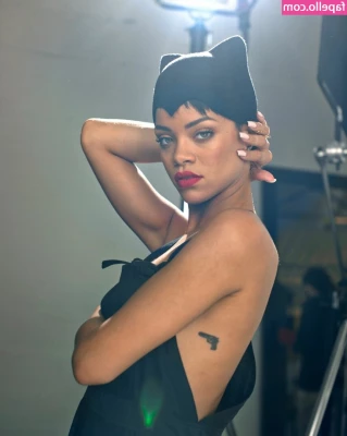 Rihanna - Who s your favorite cum slut    You re my favorite cum slut cucky