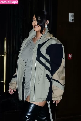 Rihanna - Are you all ready for the nudist Visual Pod Cast Tits  amp  Tea