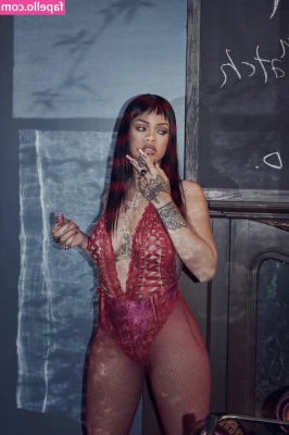 Rihanna - You re only a few clicks away from a whole lot of fun