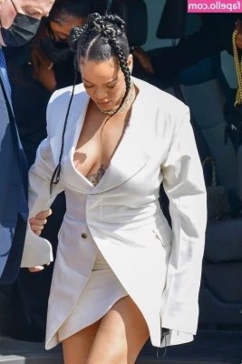 Rihanna - Hey Baby how re you doing