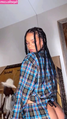 Rihanna - Beach life