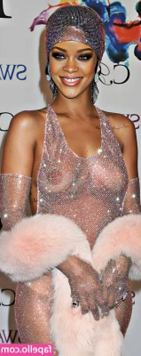 Rihanna - Ricos pechos