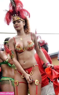 Rihanna - Miradas que enamoran