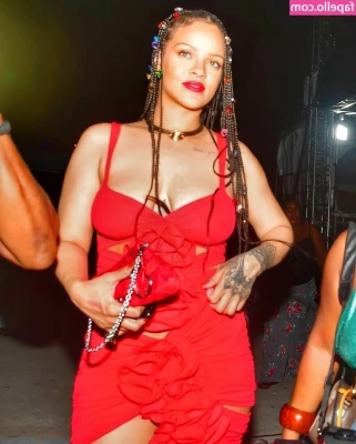 Rihanna - Trying to work but I just want to play