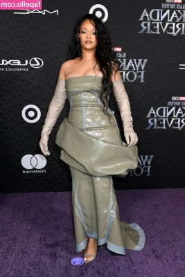 Rihanna - Hey boy  Mommy is shaking everything for u     That will bring u luck