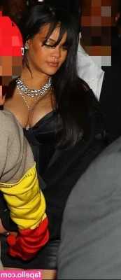 Rihanna - check those dms, trust me you don't wanna miss it 😘​