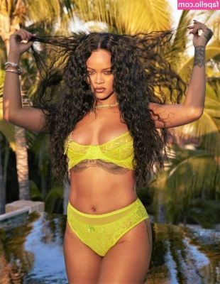 Rihanna - Anyone wanna cover my lunch for a 10  pic bundle and 5 hot clips with