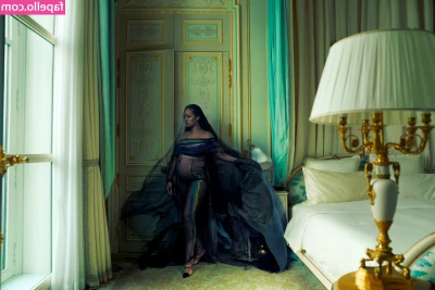 Rihanna - can i get on top? 👀