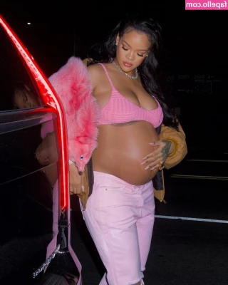 Rihanna - Happy Friday night
