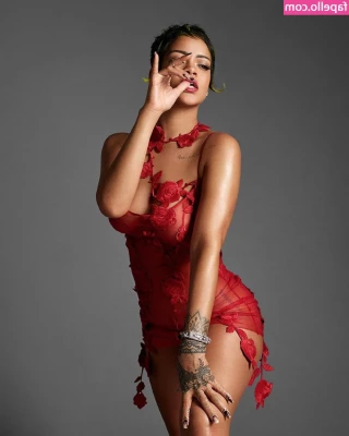 Rihanna - Soft little cakes 🧁