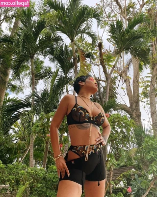 Rihanna - What are your favourite photos and videos that I create    And YES  I