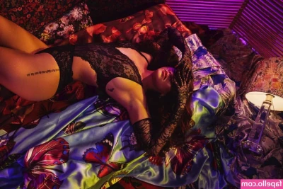 Rihanna - Crazy beauty  luckysta  Dick tamer  Hottie with experience  Loves