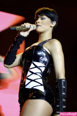 Rihanna - Que este inicio de semana fuera agradable para todos