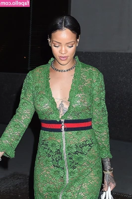 Rihanna - I caved  want to see me in my birthday suit  Subscribe  subscribe 