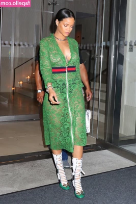 Rihanna - Do I look cute in pijamas?