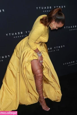 Rihanna - Abi is my best friend but her mum absolutely hates me  She thinks I m