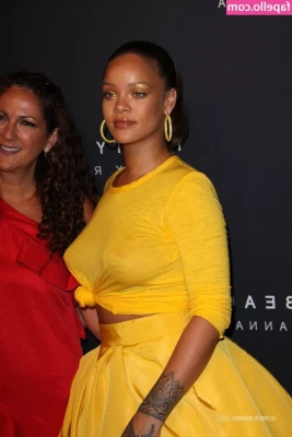 Rihanna - In honor of #GivingTuesday, make sure you give to your favorite