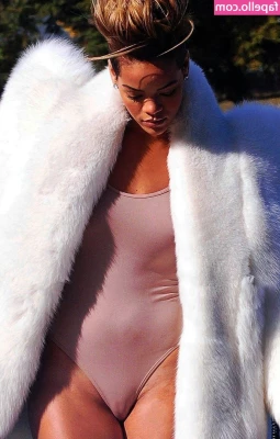 Rihanna - What s your favoret part of a quickie   I enjoy how spontaneous it